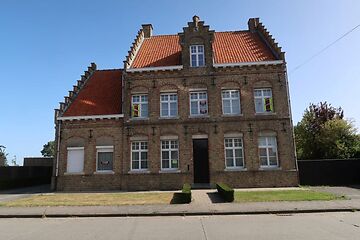 Pastorie met tuin en grond