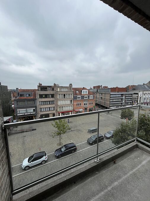 RUIM, LICHTRIJK APPARTEMENT