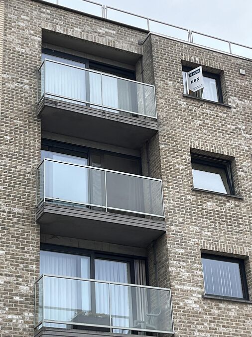 RUIM, LICHTRIJK APPARTEMENT