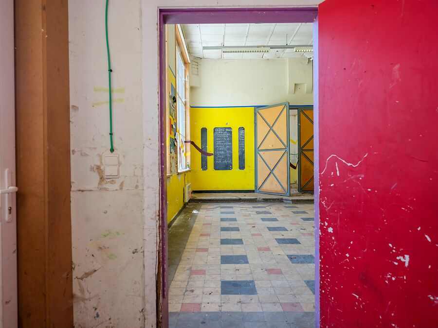 Te renoveren school in het groene Bellem