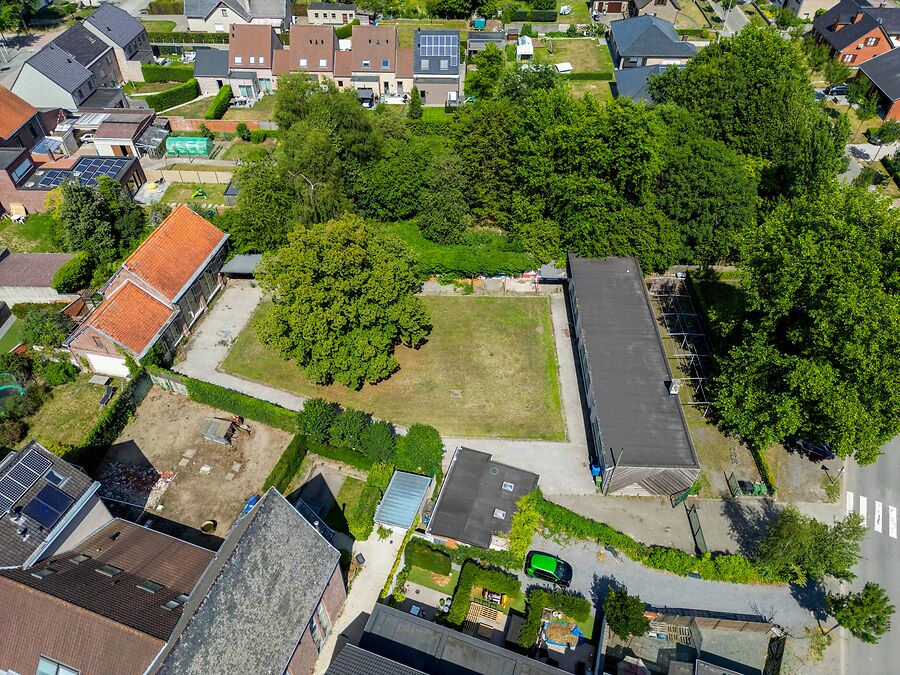 Te renoveren school in het groene Bellem