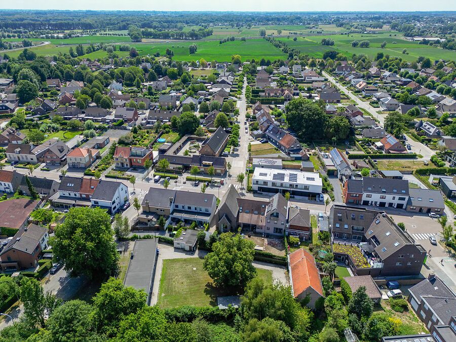 Te renoveren school in het groene Bellem