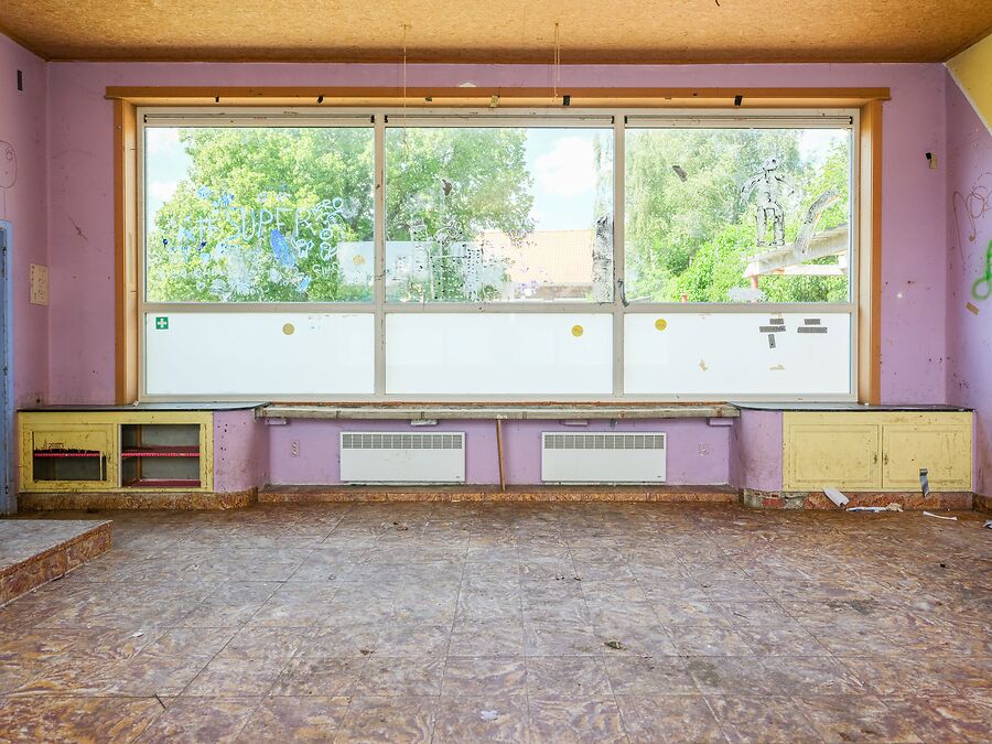 Te renoveren school in het groene Bellem