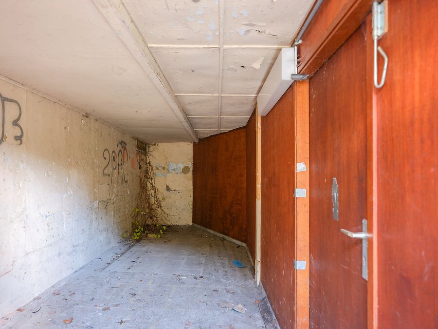 Te renoveren school in het groene Bellem
