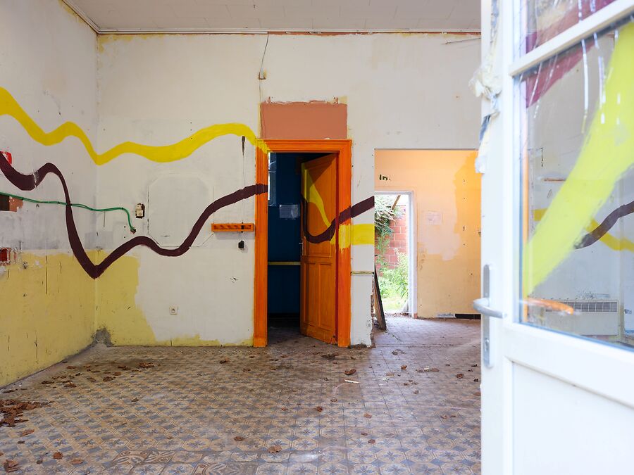 Te renoveren school in het groene Bellem