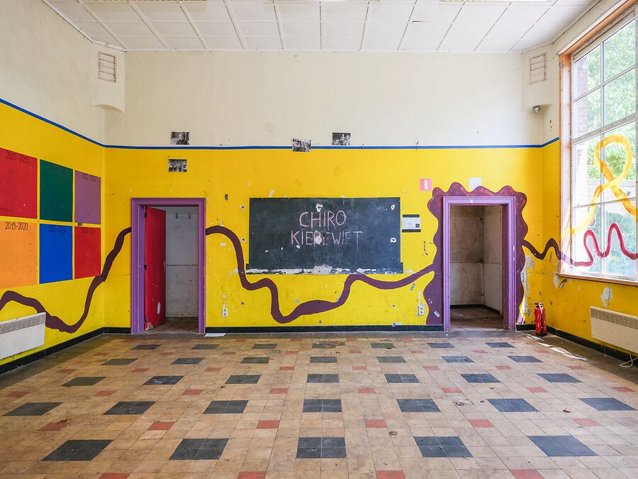 Te renoveren school in het groene Bellem