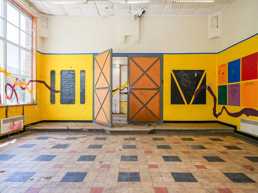 Te renoveren school in het groene Bellem