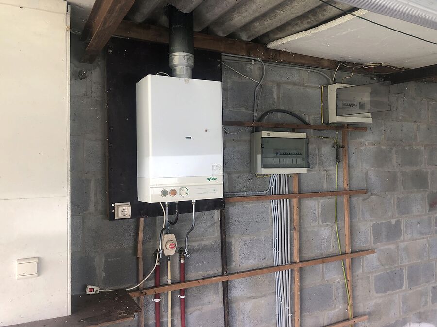 Renovatiepand/slooppand Doornhoekstr 17 Bekegem