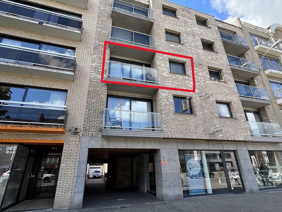 NIEUW GESCHILDERD APPARTEMENT