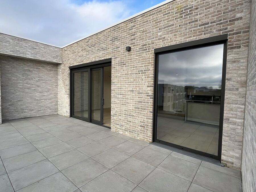 Zonovergoten nieuwbouw appartement + garage