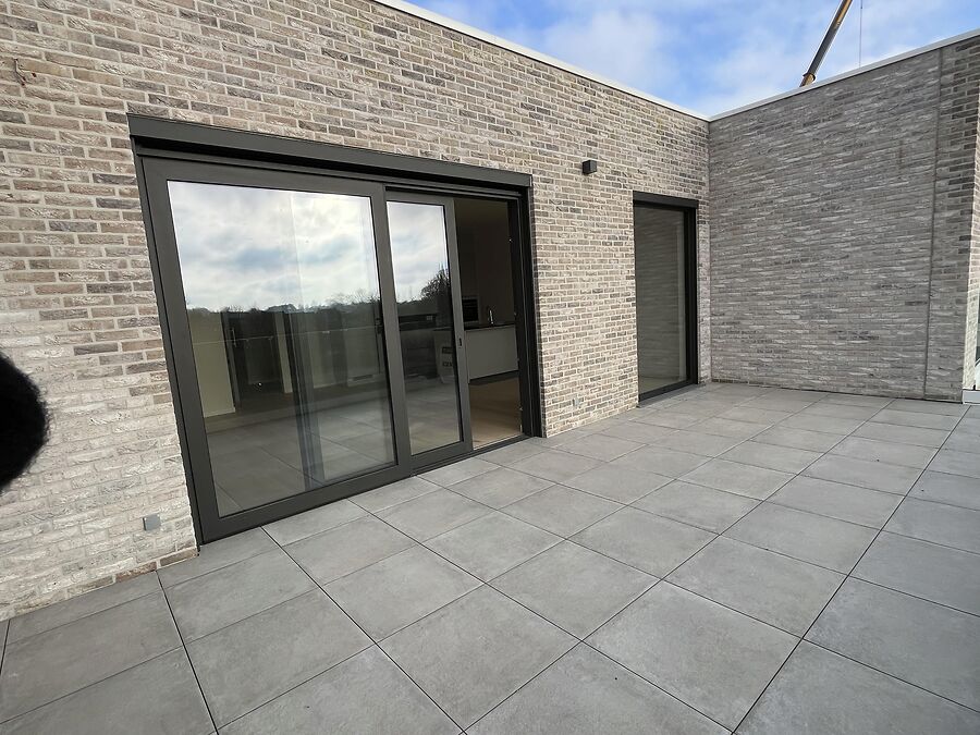 Zonovergoten nieuwbouw appartement + garage