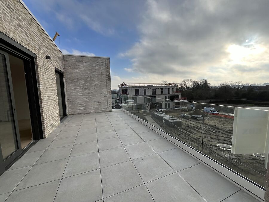 Zonovergoten nieuwbouw appartement + garage