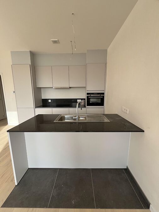 Zonovergoten nieuwbouw appartement + garage