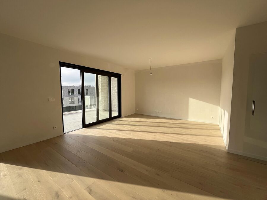 Zonovergoten nieuwbouw appartement + garage