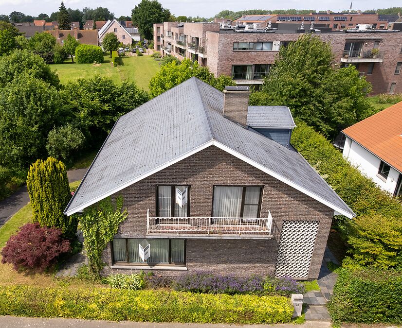 Priester Joris Eeckhoutlaan 12