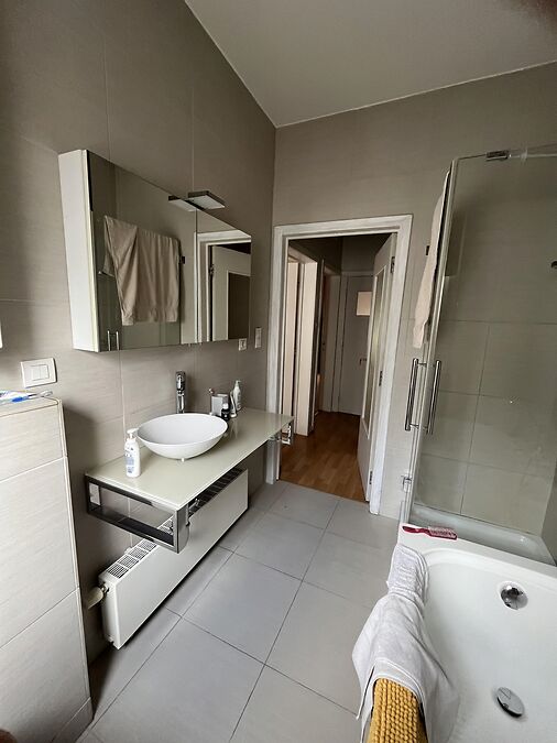 Gezellige, lichtrijke woning met terras&tuin