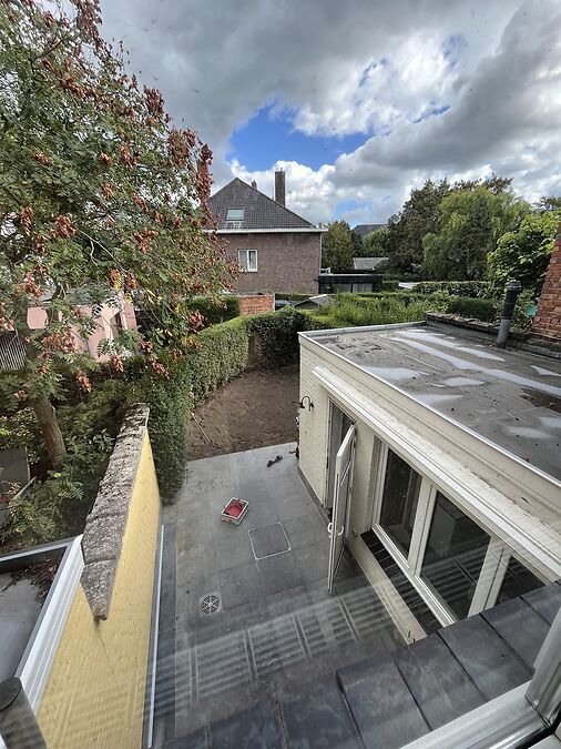 Gezellige, lichtrijke woning met terras&tuin