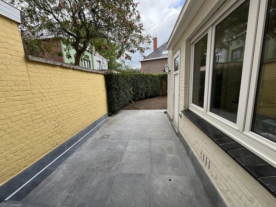 Gezellige, lichtrijke woning met terras&tuin
