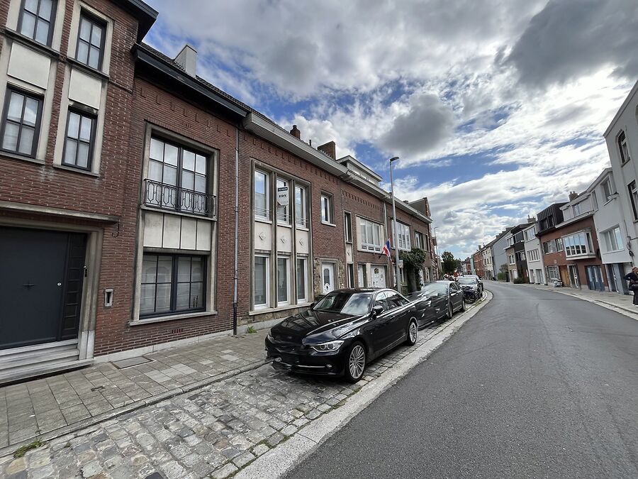 Gezellige, lichtrijke woning met terras&tuin