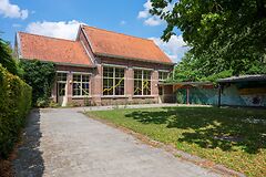 Te renoveren school in het groene Bellem