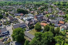 Te renoveren school in het groene Bellem