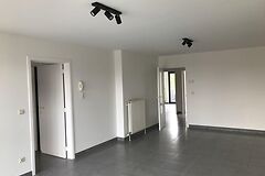NIEUW GESCHILDERD APPARTEMENT