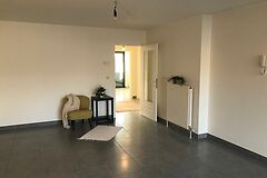 NIEUW GESCHILDERD APPARTEMENT
