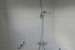 NIEUW GESCHILDERD APPARTEMENT