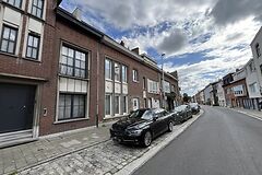 Gezellige, lichtrijke woning met terras&tuin